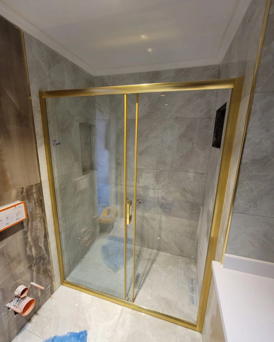 Pool Serisi Gold Profilli Şeffaf Cam Duşakabin