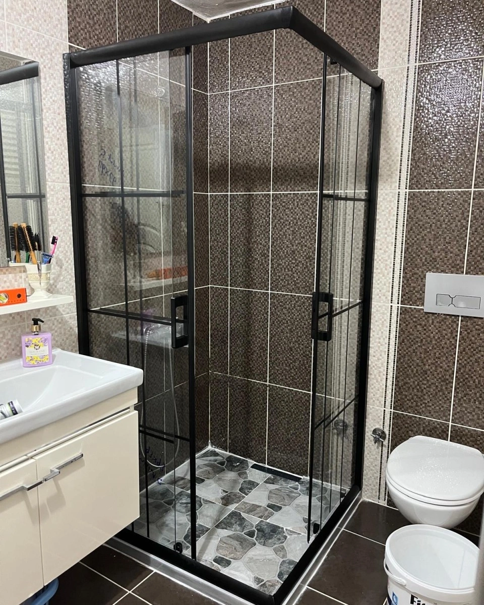 Pool Serisi Siyah Profilli Karolajlı Cam Duşakabin  ( 3 )